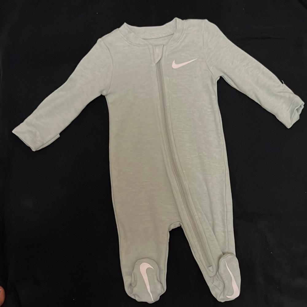 Nike Kids One Piece in Light Green - Picture 1 of 1